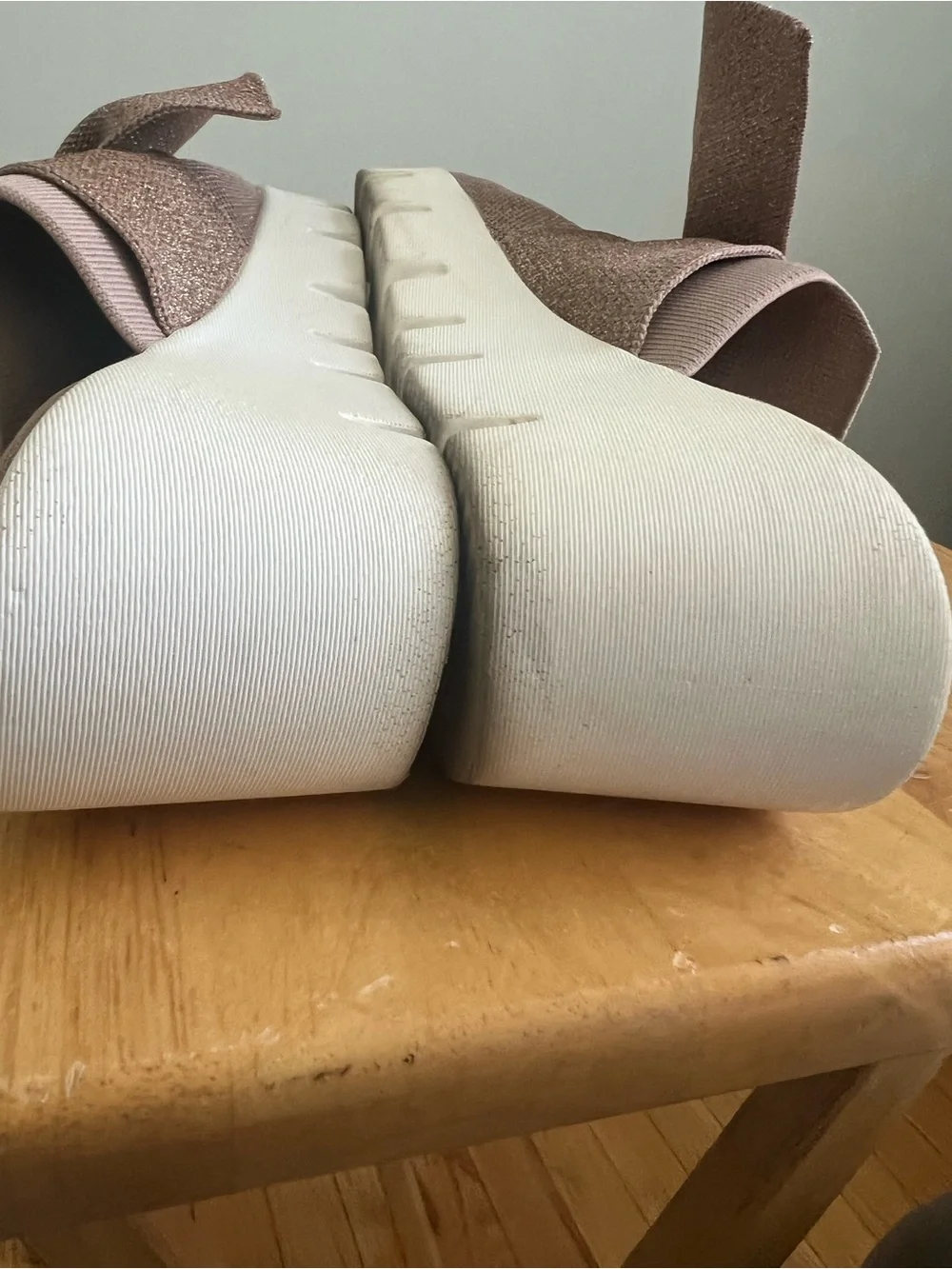 bernie mev. Mauve-Taupe Bow Slide Clogs size 38